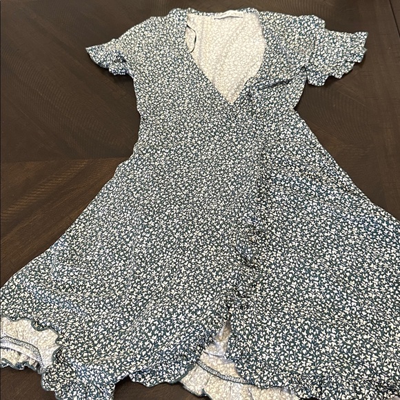 Pull&Bear Green Mini Dress with White Floral Print - Picture 3 of 16